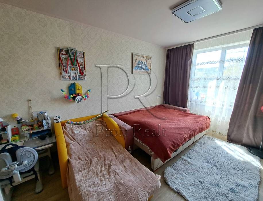 Продаж 1к квартири. м.Лівобережна. Русанівка. І Шамо 14.