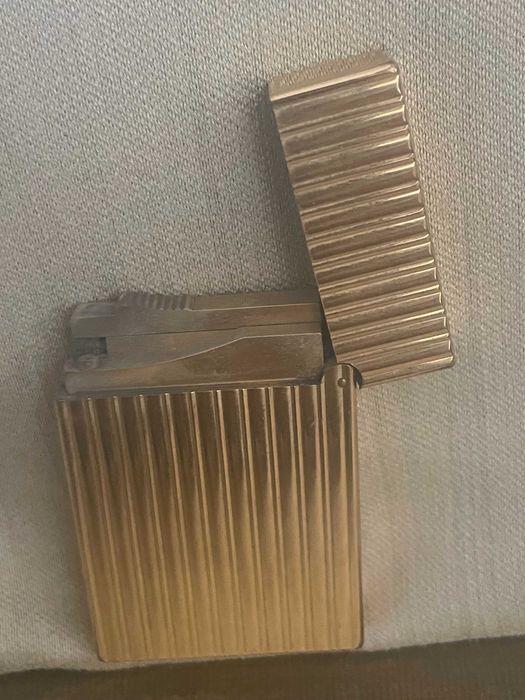 Isqueiro vintage Dupont Paris, de ouro e a gás