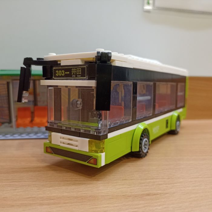 Лего автобус+ зупинка