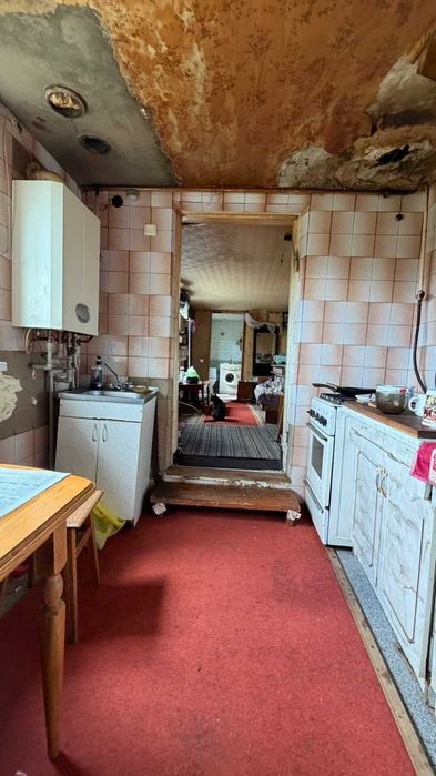 Продам крепкий дом в центре с. Буды (ул. Сковороды)