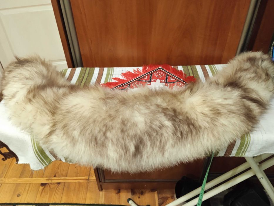 Шапка и воротник из очень качественного песца.