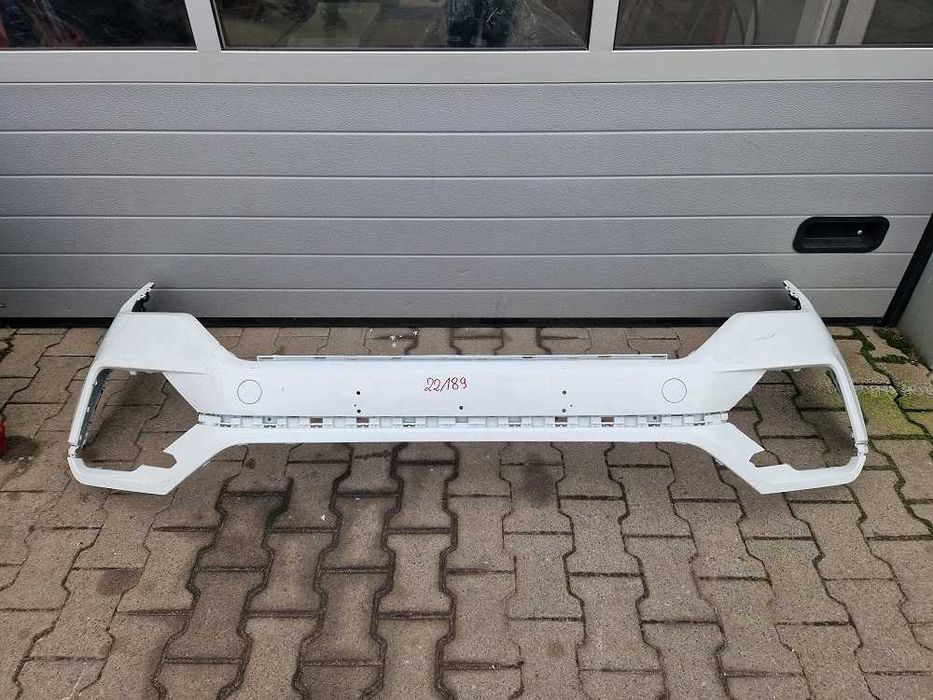 Volkswagen Touareg III 18r.- Zderzak Przód