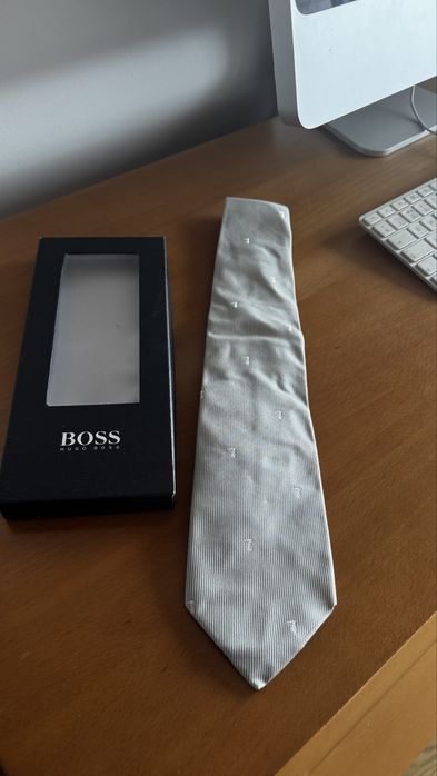 Gravata BOSS variadas