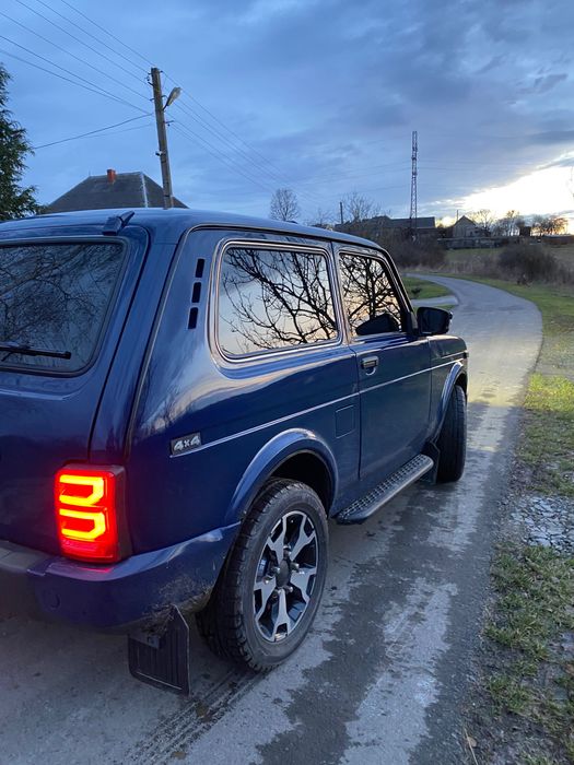 Ваз 21214 нива .