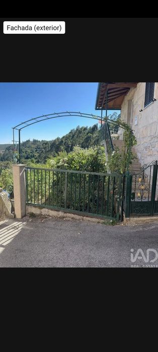 Vende-se Moradia  situada em Aldeia.