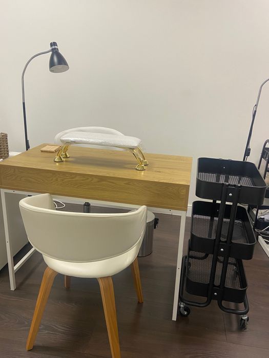 Alugo mesa de manicure Gaia