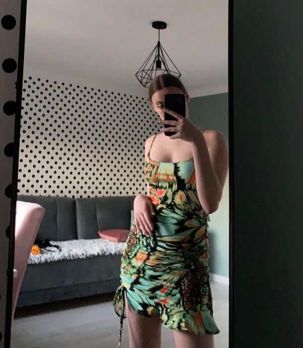 Sukienka mini z marszczeniem z przodu