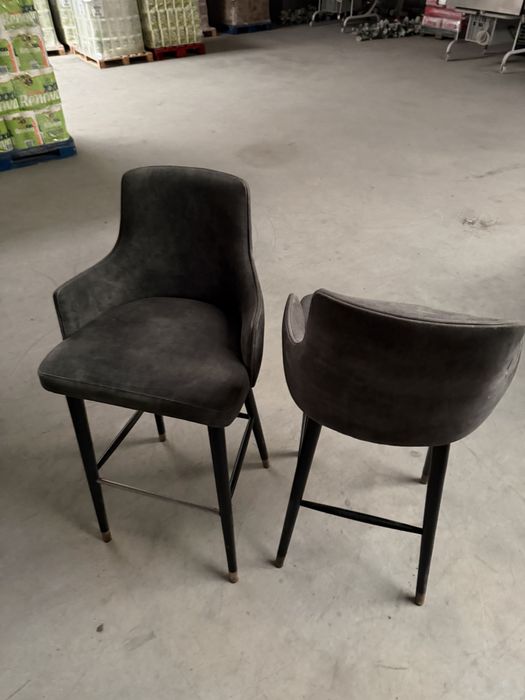 Cadeiras Altas de Bar Cinzento Antracite com Detalhes Dourados