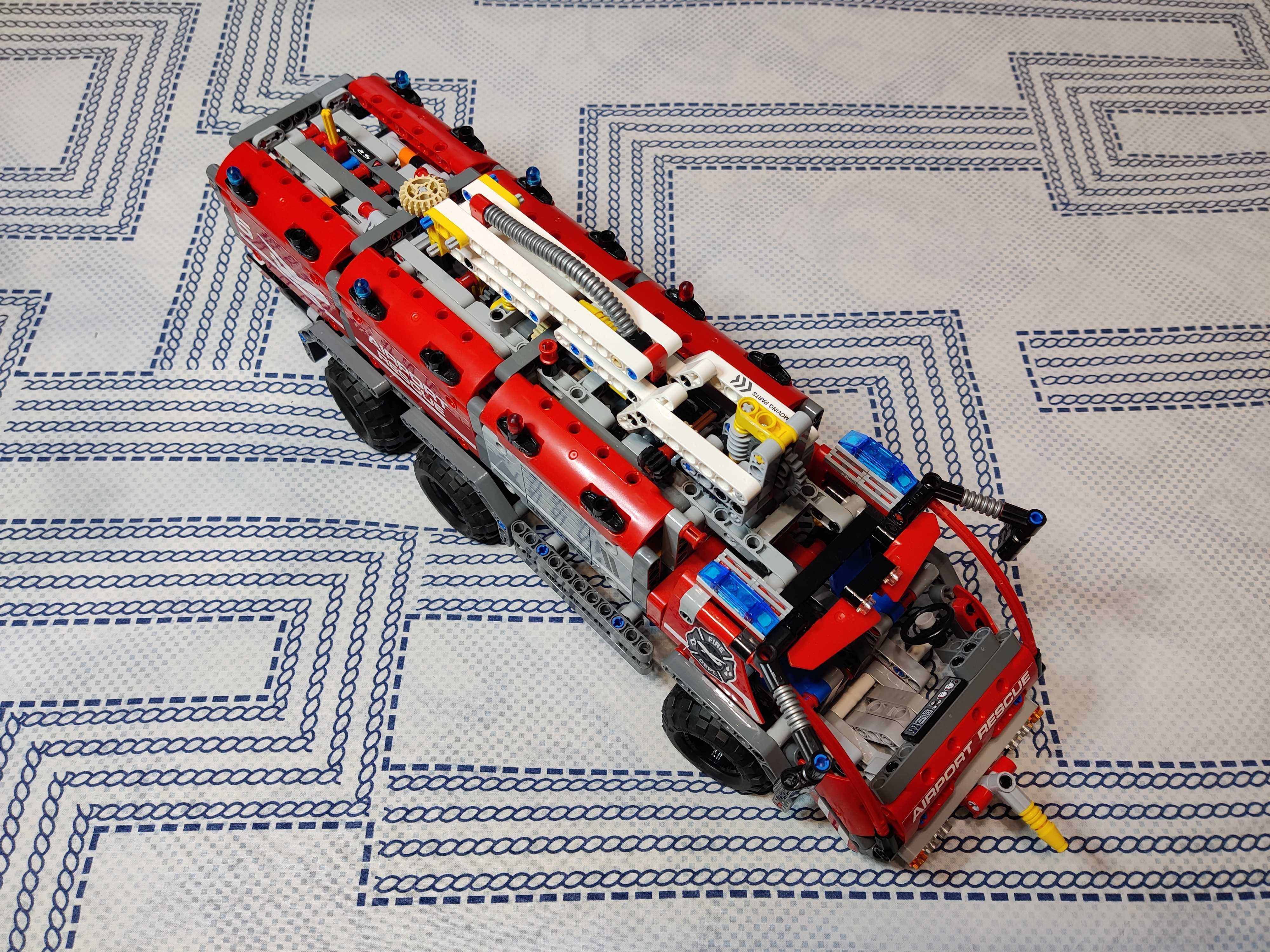 LEGO TECHNIC Airport Rescue Vehicle 42068 4 500 Olx