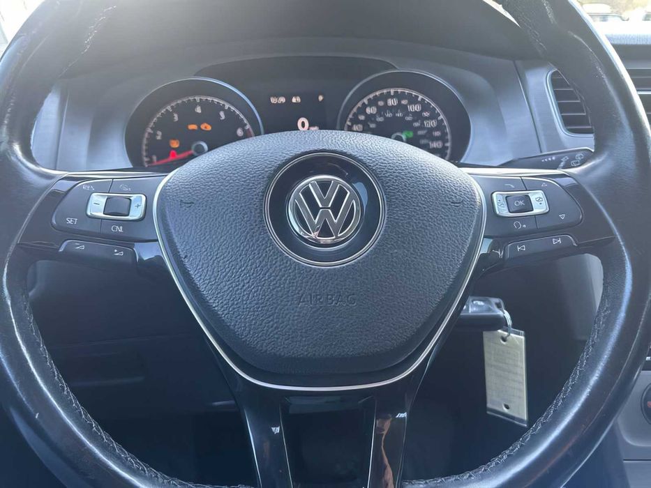 Volkswagen Golf S      2015