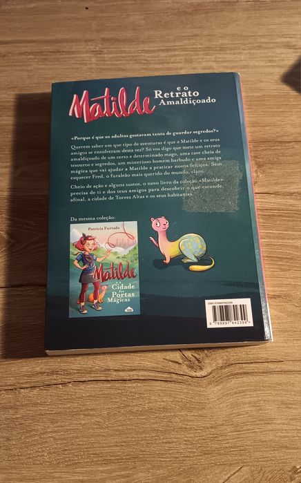 Livro "Matilde e o Retrado Amaldiçoado "