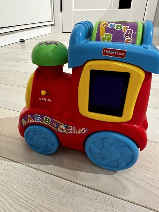 Музичний співаючий потяг поезд