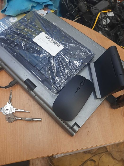 Безпроводная клавиатура,мышь,подставка для любого планшета