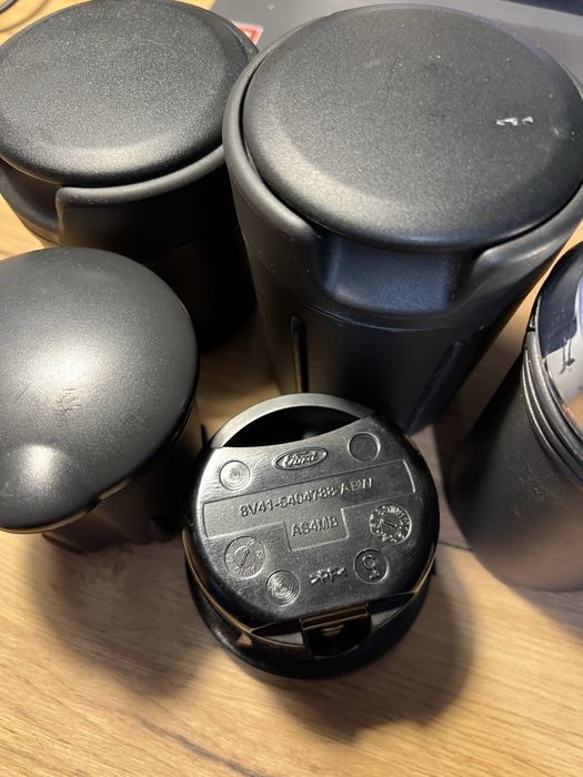 Автомобильная пепельница