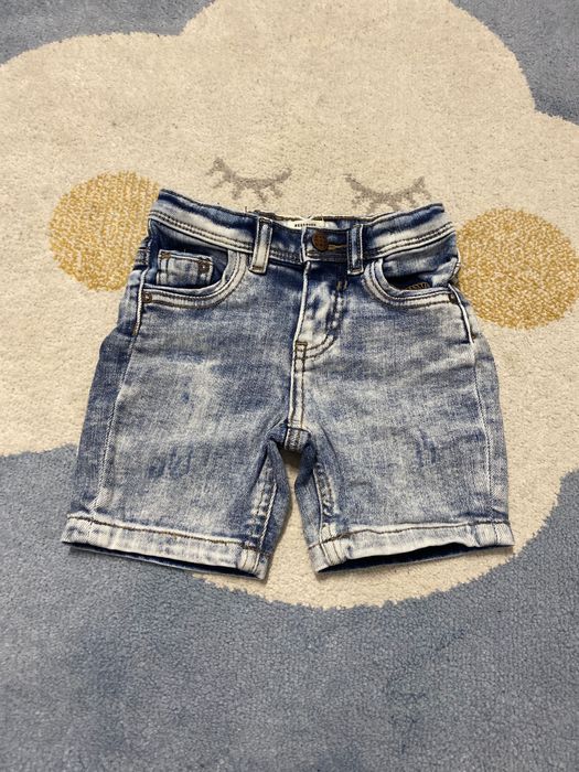 Krótkie szorty jeansowe Reserved 86