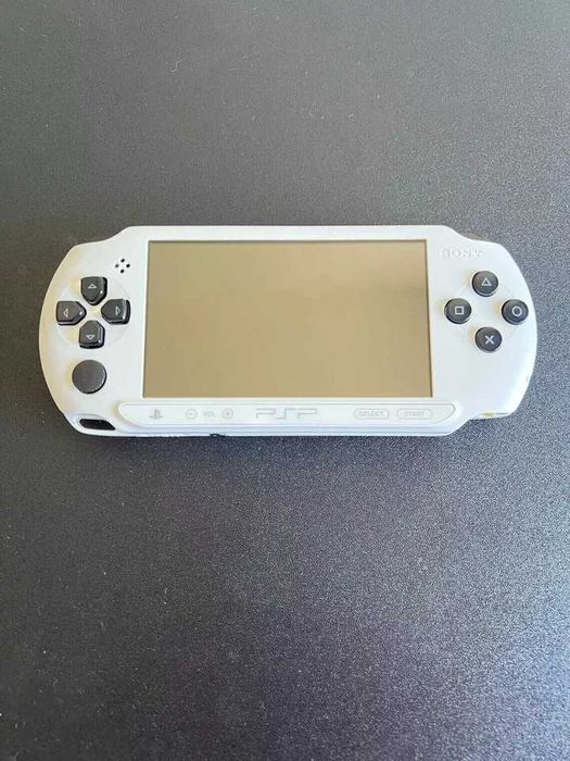Sony PlayStation Portable Street E1000 Branca/Preta com 100+ Jogos