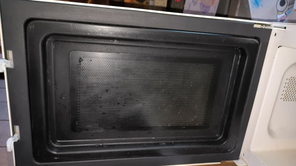 Мікрохвильова піч Zanussi