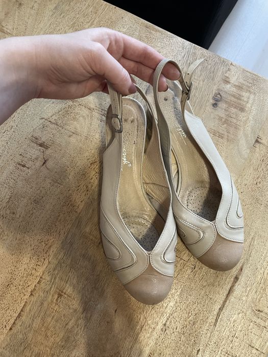 Buty na obcasie skórzane
