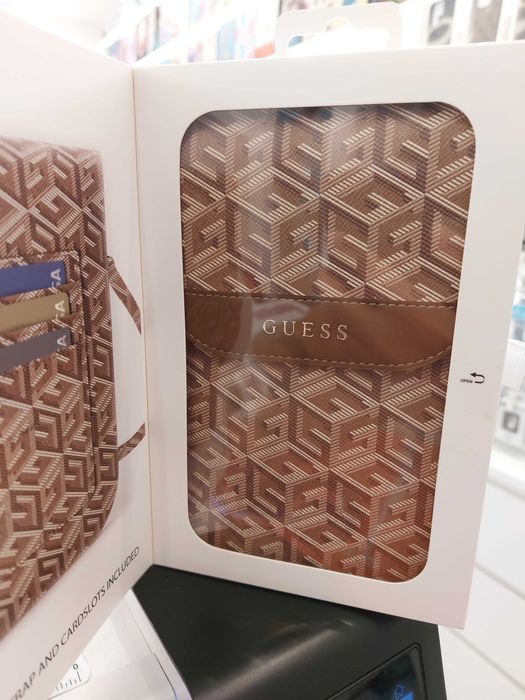 Bolsas de Marca Guess.