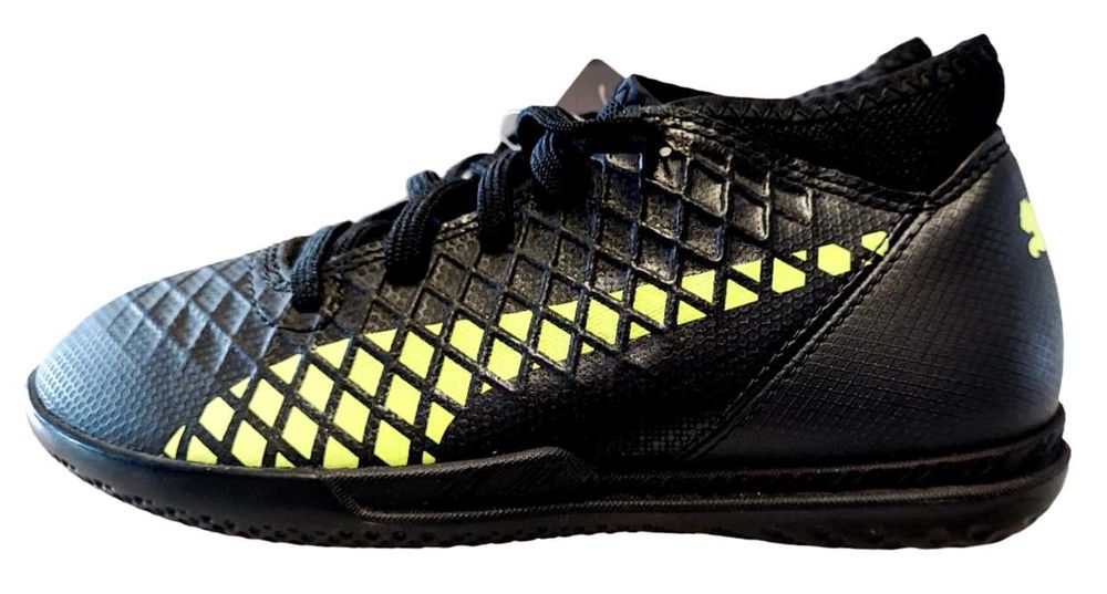 Новая детская обувь Puma FUTURE 18.4 TT Jr для футбола 30р. зал