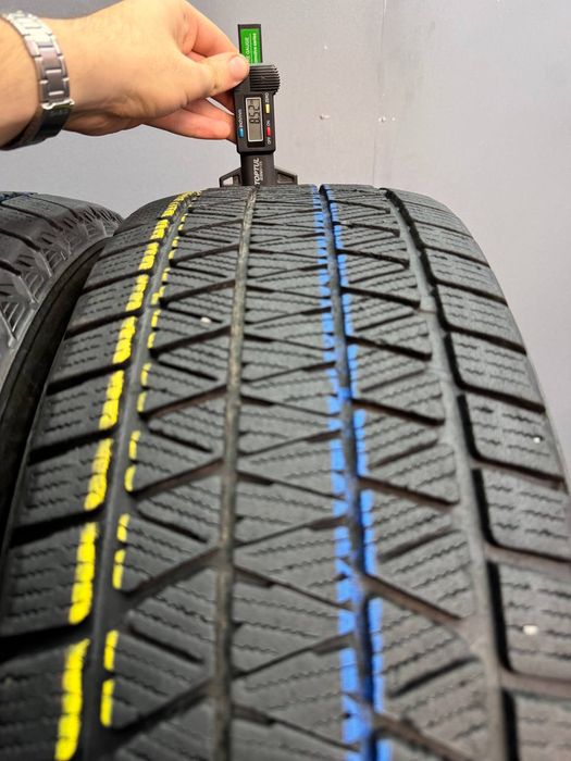 Шины БУ 245 65 R 17 Bridgestone blizzak DMV3 Зима Комплект резина