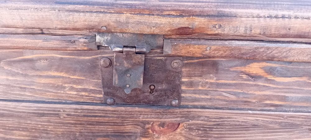 Arca Antiga de Madeira!