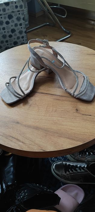 Sandałki stan idealny