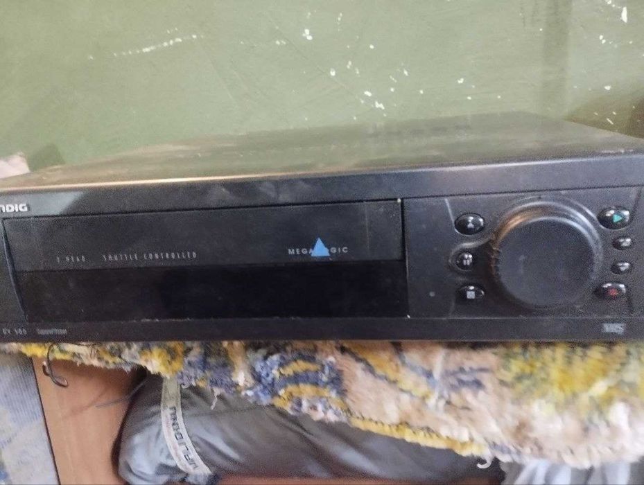 Продам відеомагнітофон