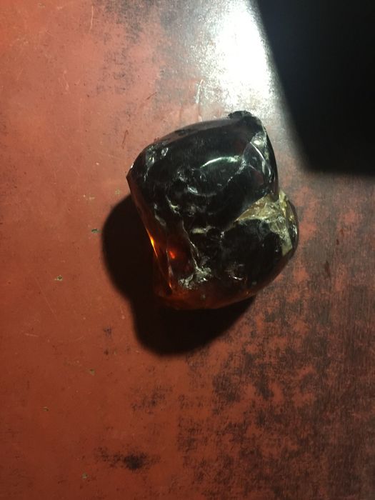 Декоративний скляний камінь для акваріума.