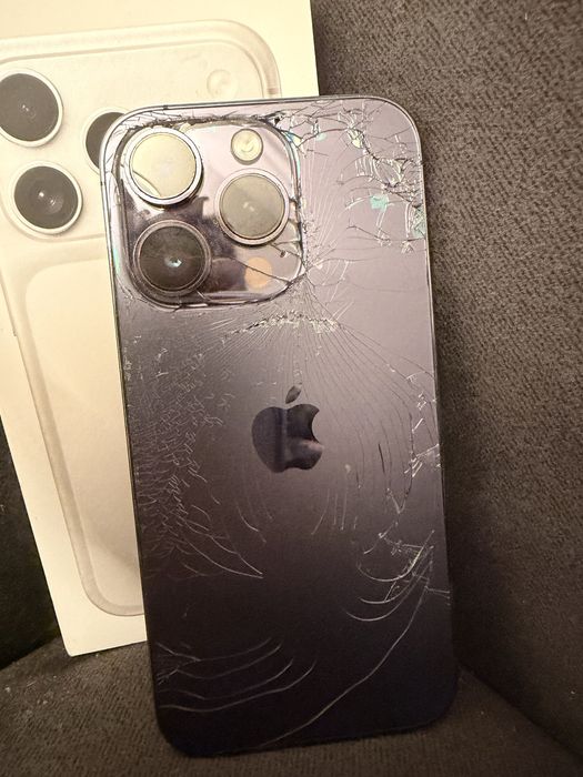 Iphone 14 PRO stluczone plecki