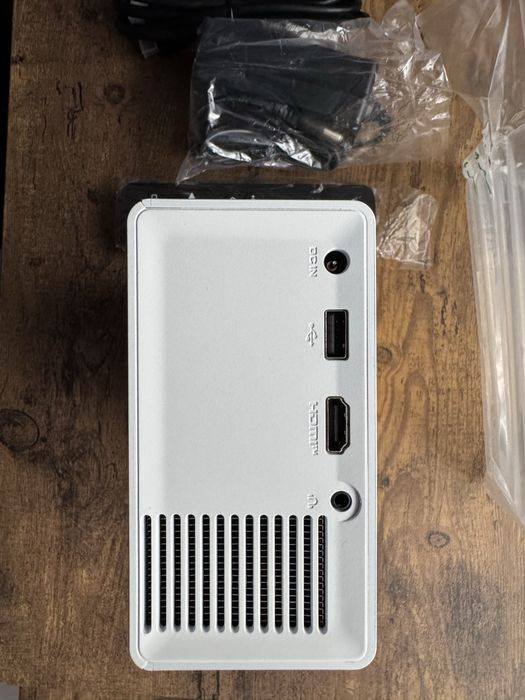 Mini projektor PVO rzutnik