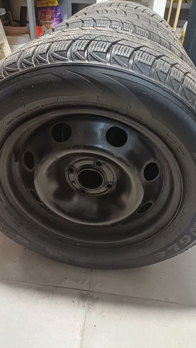 Шини зимові з дисками Triangle 215/60r16 б/у