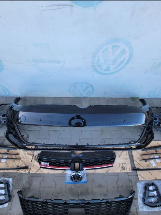 Бампер Golf 7 GTI Рест/Дорест Комплектуючі бамперу