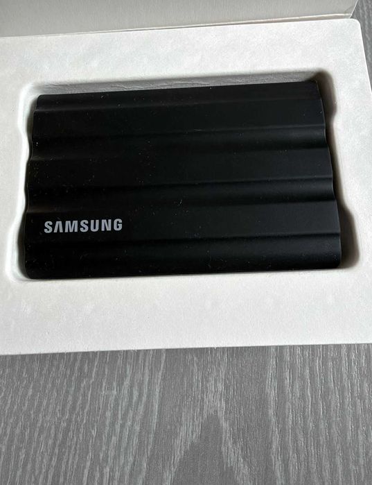 Samsung T7 Shield 4TB