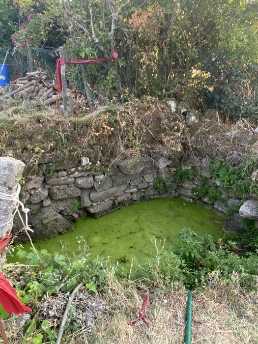Vende se terreno agua luz e poco com muita agua