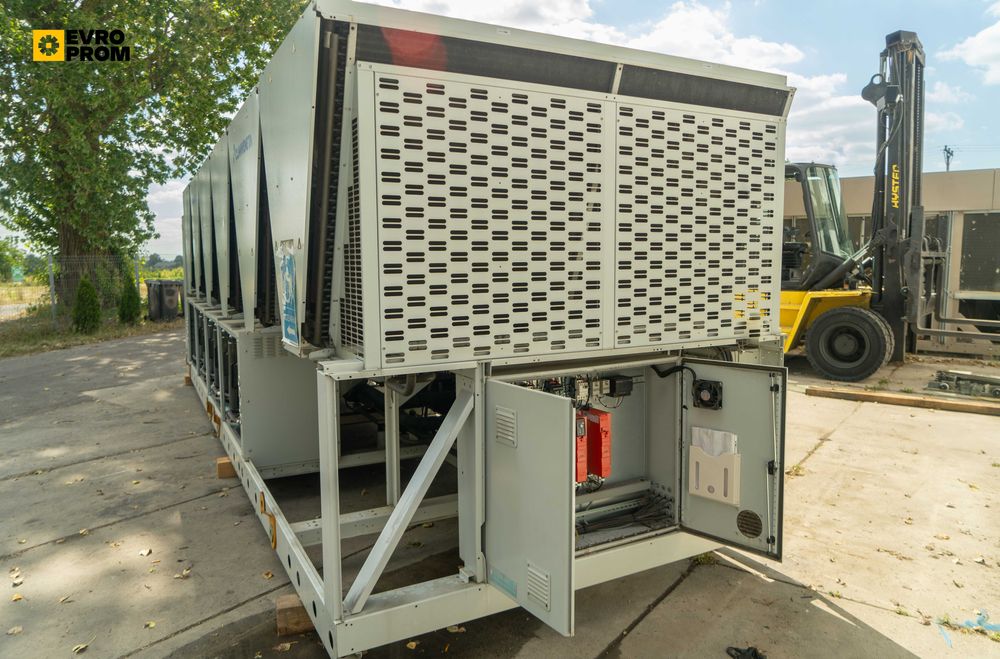 Чіллер / Чиллер Climaveneta NECS R B 3218 746 кВт. Охолоджувач рідини.