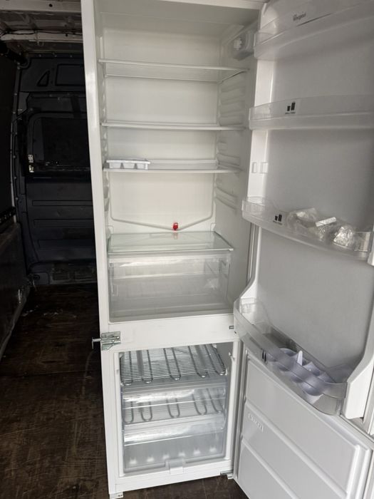 Встраиваемый холодильник Whirlpool