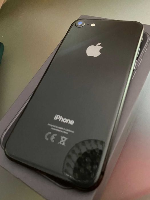 iPhone 8 in excellent condition64551831439234120