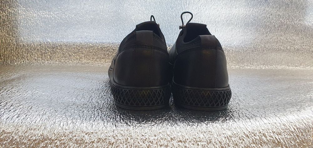 Продам чоловічі шкіряні кросівки Luciano Bellini (42р)