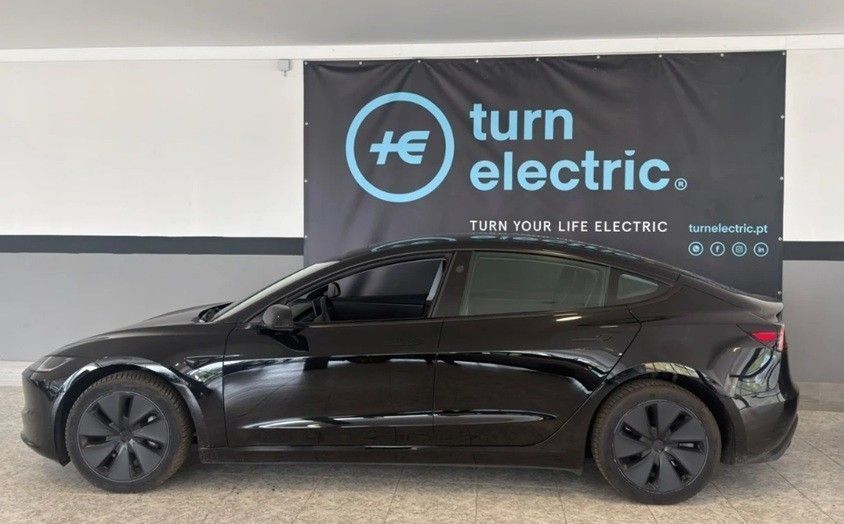 Tesla Model 3 Standard Range Plus RWD