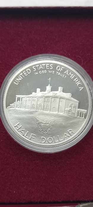 Срібна монета 1/2 долара США 1982 року