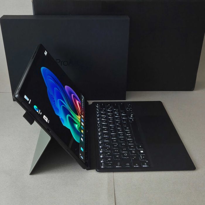 Ноутбук ASUS ProArt 13,3" OLED - Snapdragon X Plus X1P42100 - 16 GB - 1 TB