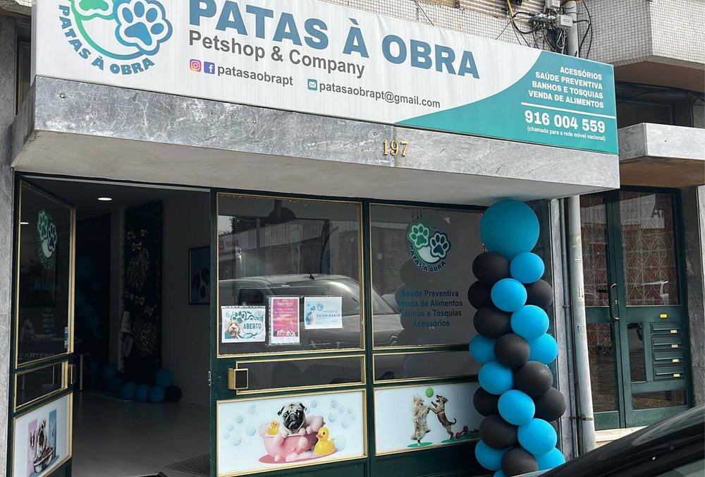 Trespasse Pet-Shop no centro de Gaia