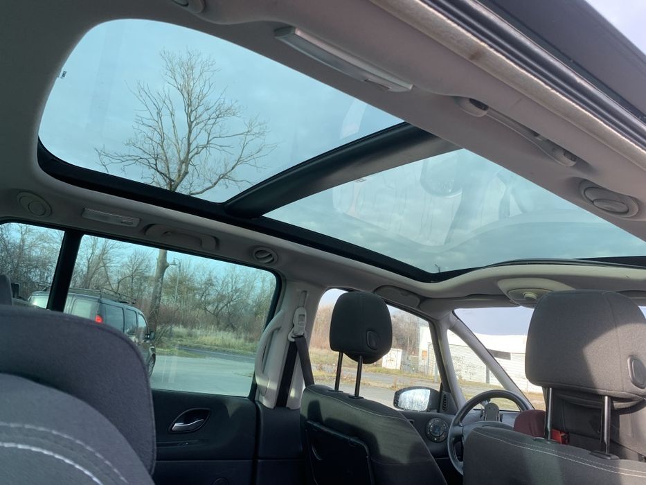 Renault Espace 2.0 dCi 130km panorama navi