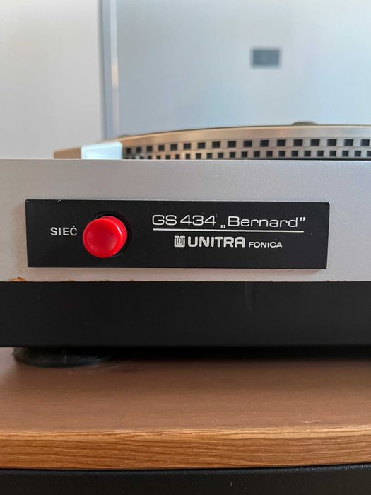 Gramofon Unitra Bernard GS - 434; przedwzmacniacz Analogis Phono; zestaw kabli