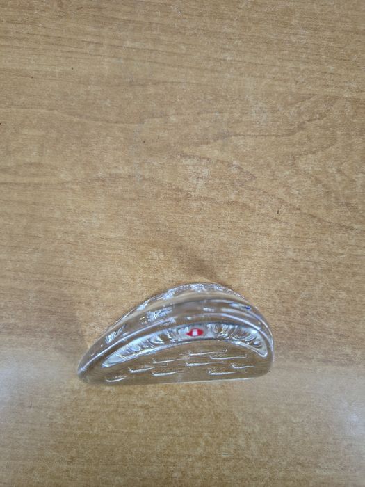 Szklany przycisk do papieru Iittala – Made in Finland