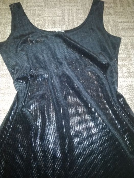 Плаття красиві ,великих розмірів.