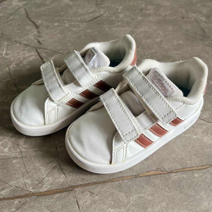 Дитячі кросівки Adidas Grand Court EF0116