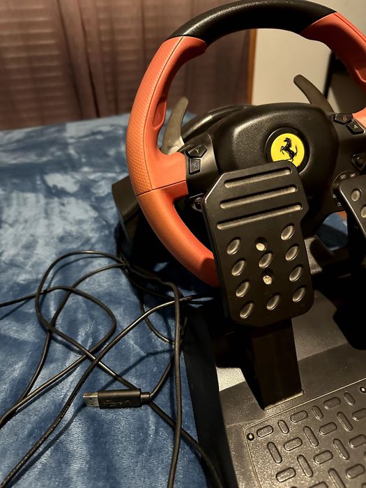 Volante Ferrari Xbox One com Pedais Usado