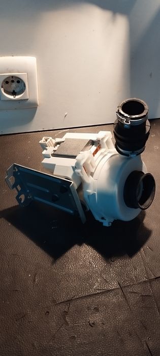 Motor (novo) máquina de lavar loiça Whirlpool